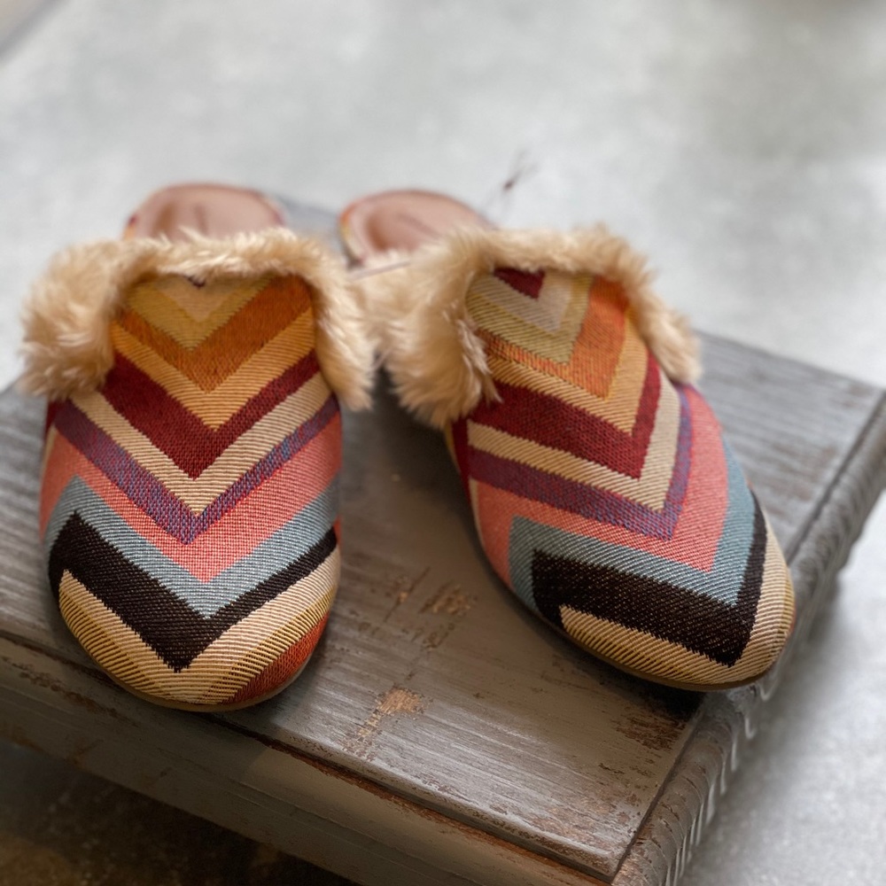 Universal Threads - image 1